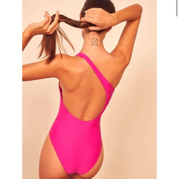 ❌ SOLD ❌ NWT Reformation Swell Hot Pink Swimsuit - Picture 2 of 9